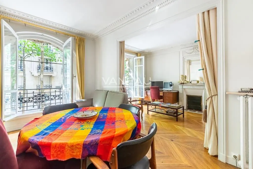 Superb Parisian Apartment